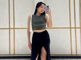 camgirl live sex KiyanaYan