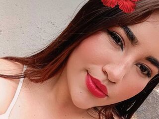 hot cam girl fingering shaved pussy LauThompson