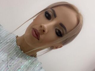 topless webcamgirl LillySun