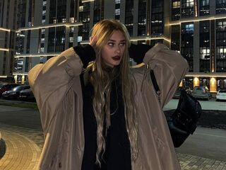 girl naked LizaKitchin