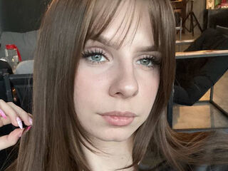 naked camgirl photo LoiseHarington