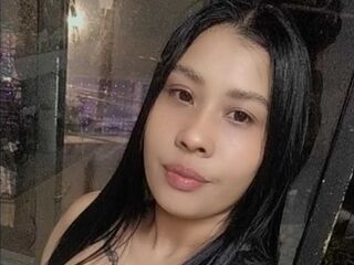 camslut fingering shaved pussy LuccyGreey