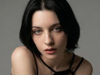naked camgirl LuisaFinell