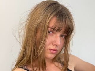 masturbating girl LynetteOba