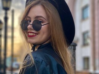 girl fingering bald pussy MaiaOshman