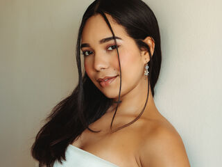 topless cam girl MaiaValentini