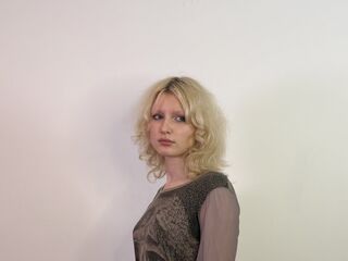 camgirl playing with sex toy MandyZillman