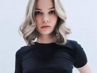 girl showing pussy MarielMessina