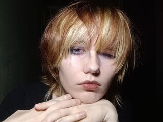 cam girl playing with sextoy MarjorieBradley