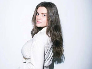 free live chatroom MelaniMell