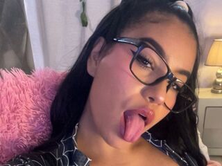 nude webcam MihaCameron