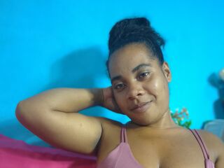 camwhore masturbating with sextoy MireilleJean