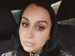 naked camgirl masturbating with dildo MirelleRose