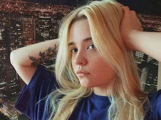 free livesex MonnieMoniz