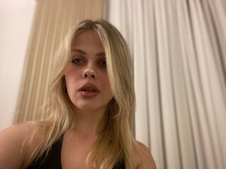 naughty cam girl masturbating MoonFlirt