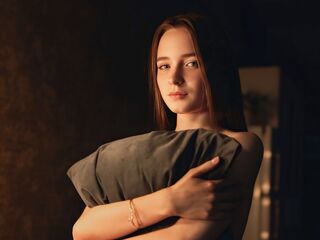 naughty cam girl fingering shaved pussy NikiaMurrock