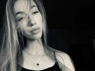free adult cam NikkiTenerovich
