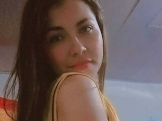 girl showing pussy PauWarren