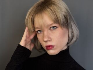 camgirl masturbating with vibrator PolleMolle