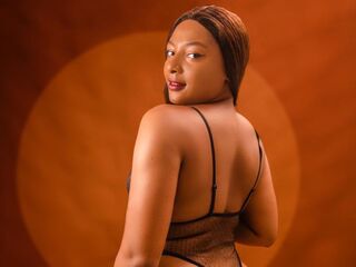 naughty camgirl fingering shaved pussy PricySerena