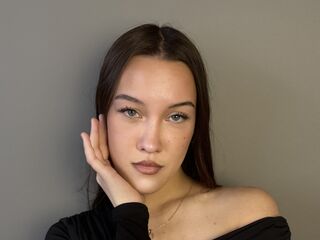 cam girl showing tits RosannShrier