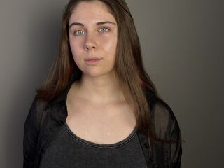 camslut showing tits RuthLazzaro