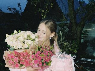 camgirl webcam SharlynHazelton