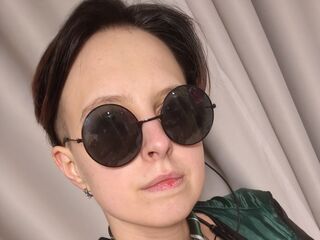 hot cam girl masturbating with vibrator ShaunteBarranco