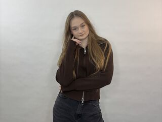 girl chat room SigneKeatley
