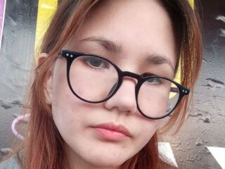 girl shaving pussy SilvanaTopps