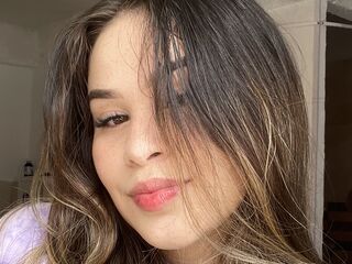 camgirl spreading pussy SofiWhitee