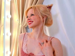 naughty cam girl fingering shaved pussy StacyValeon