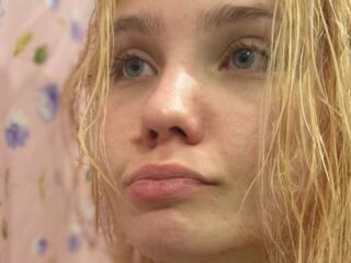 hot naked camgirl YallyGreen