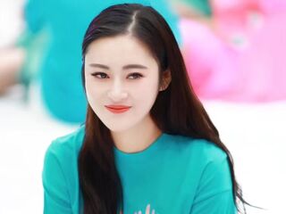 free adult cam YolandaYang
